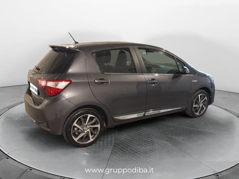 Toyota Yaris III 2017 5p Benzina 5p 1.5h Trend Grey Edition my18