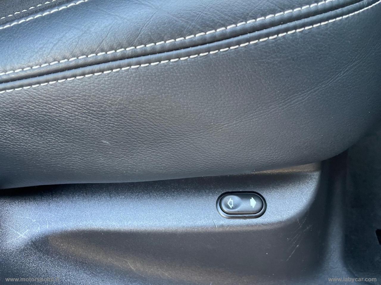 LAND ROVER RR Velar 3.0 V6 SD6 300 R-Dynamic HSE