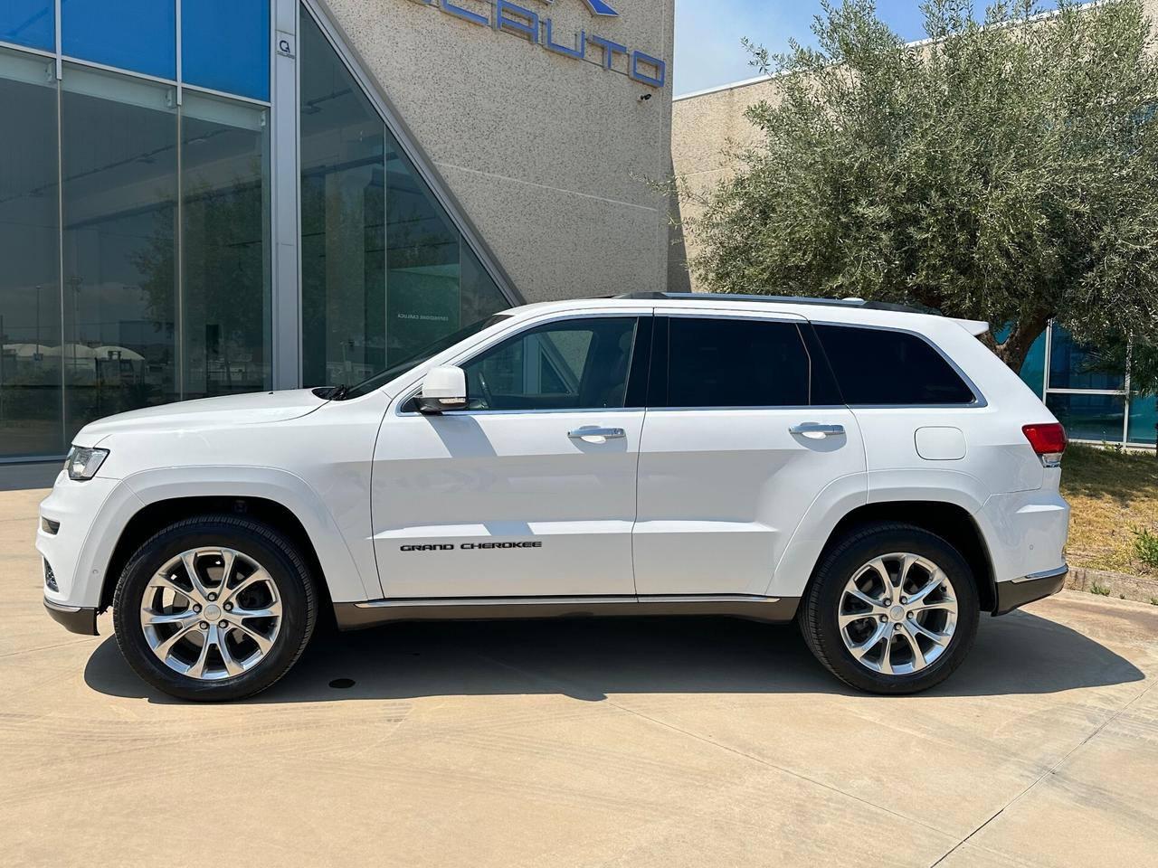 Jeep Grand Cherokee 3.0 V6 Summit offerta T-Stock prezzo imperdibile