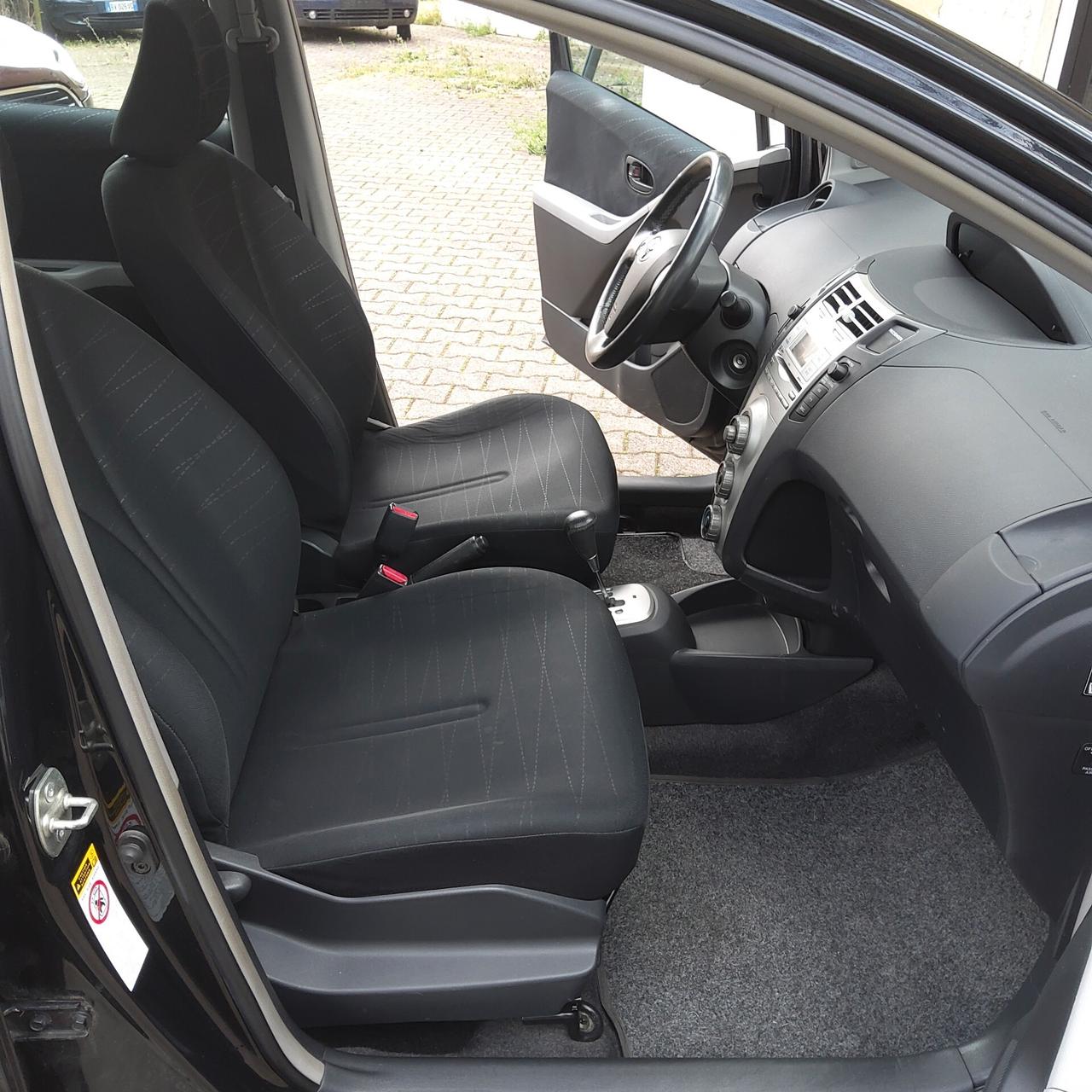 Toyota Yaris 1.3 5 porte CAMBIO AUTOMATICO