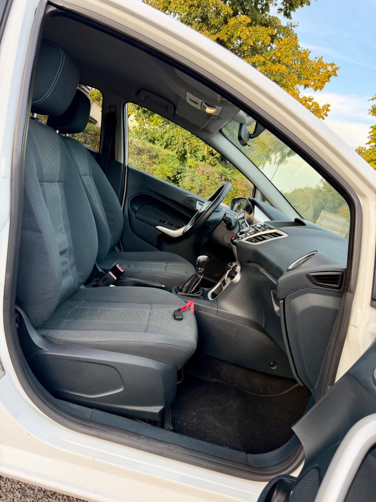 Ford Fiesta 1.4 5 porte Bz.- GPL Titanium