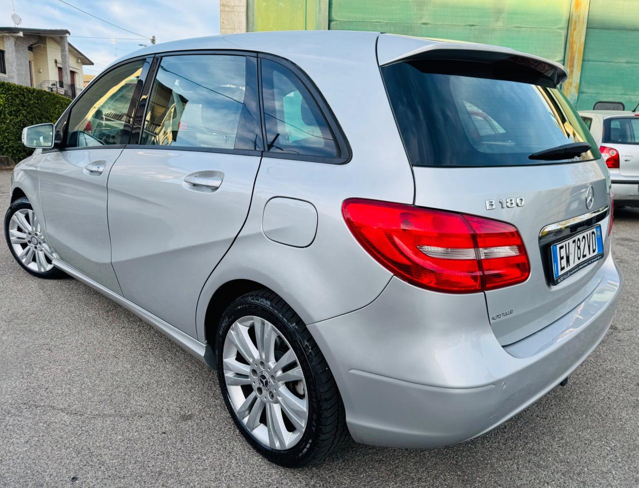 Mercedes-benz B 180 Premium