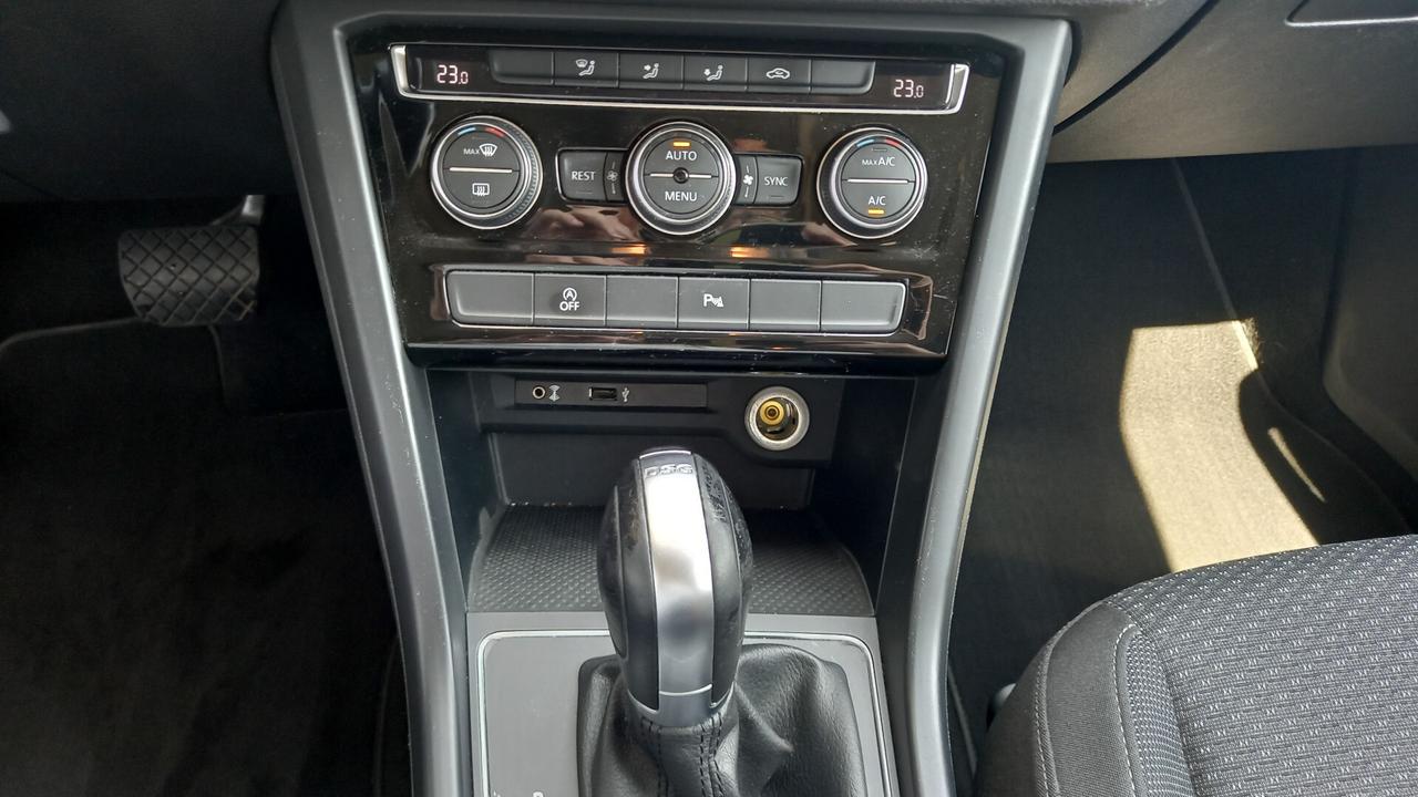 Volkswagen Touran 1.6 TDI 115 CV SCR DSG Highline BlueMotion Tech.