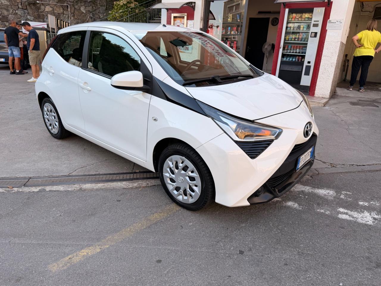 TOYOTA AYGO 1.0 NEOPATENTATI KM 23 MILA !!!!!