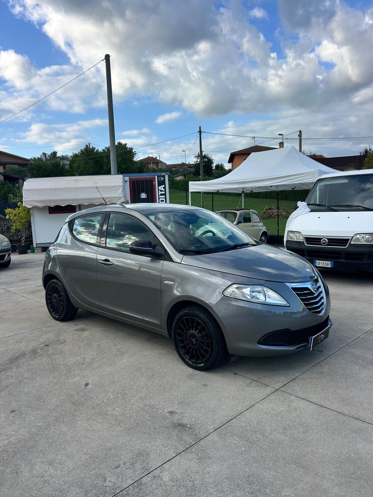Lancia Ypsilon 1.2 69 CV 5 porte S&S Gold