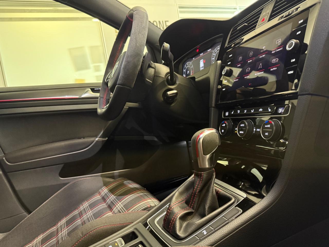 Volkswagen Golf GTI Performance 2.0 245 CV TSI DSG 5p. BMT