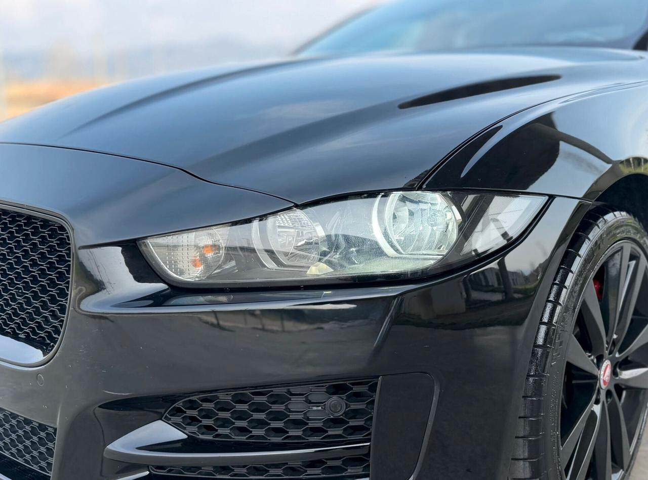 Jaguar XE 2.0 D Turbo R-Sport