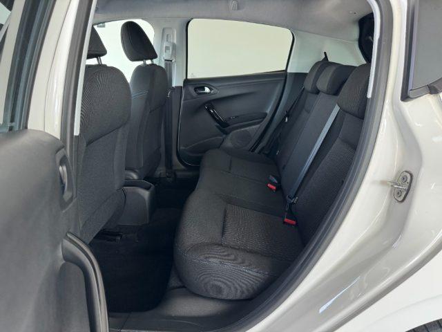 PEUGEOT 208 82cv 5 porte Signature OK NEOPATENTATI