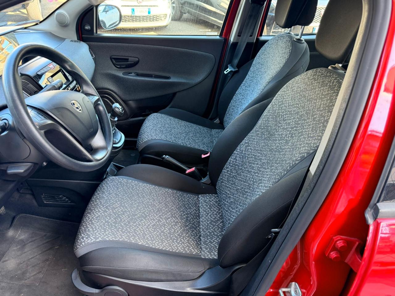 Lancia Ypsilon 1.0 FireFly 5 porte S&S Hybrid