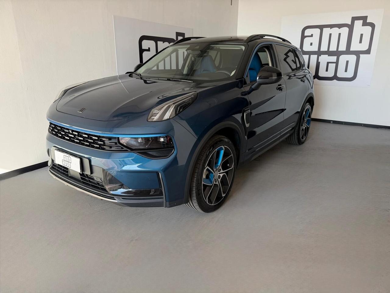 Lynk&co 01 PHEV More