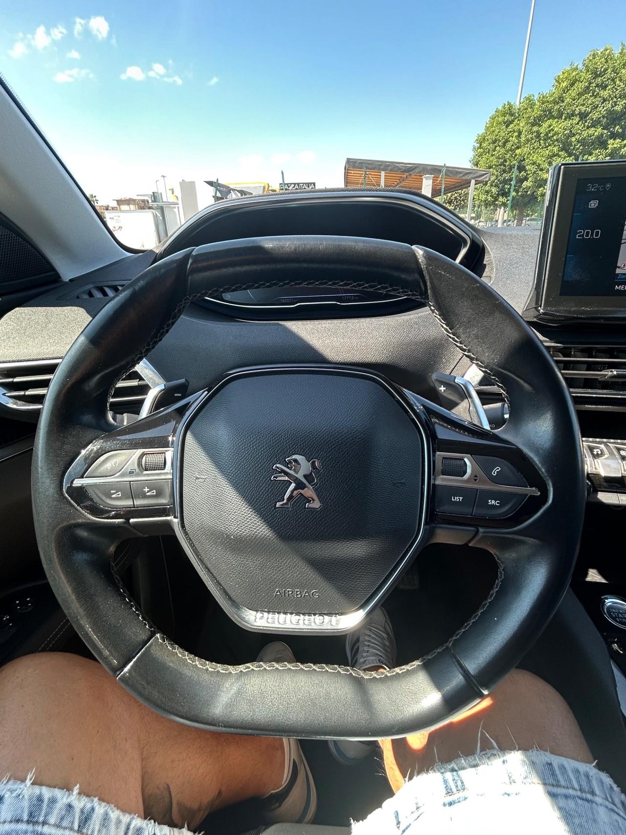 Peugeot 3008 BlueHDi 130 S&S EAT8 Allure da vetrina