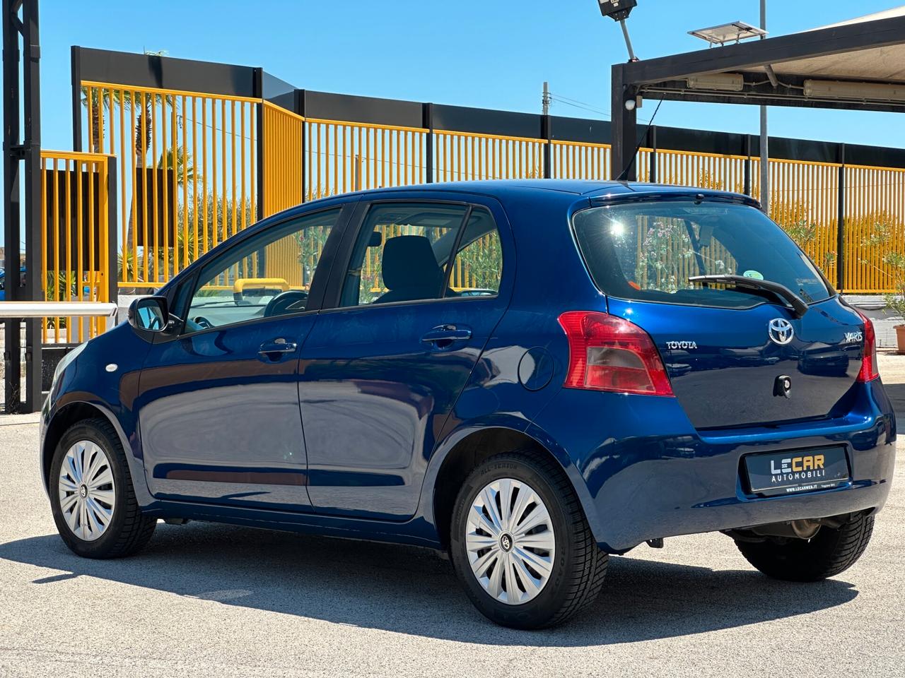 TOYOTA Yaris 1.0 5 porte Navi