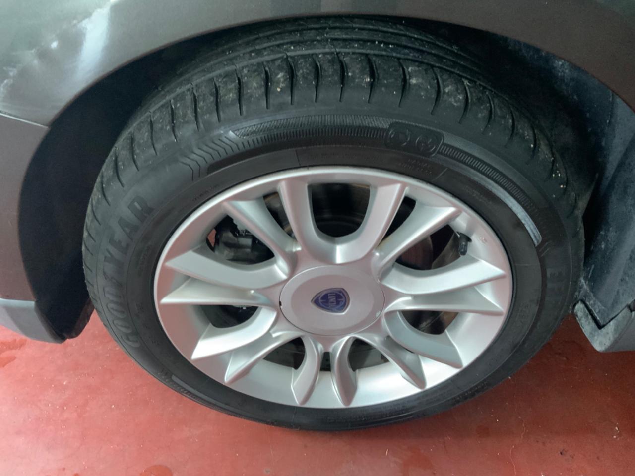 Lancia Delta 1.4 T-Jet 120 CV Argento