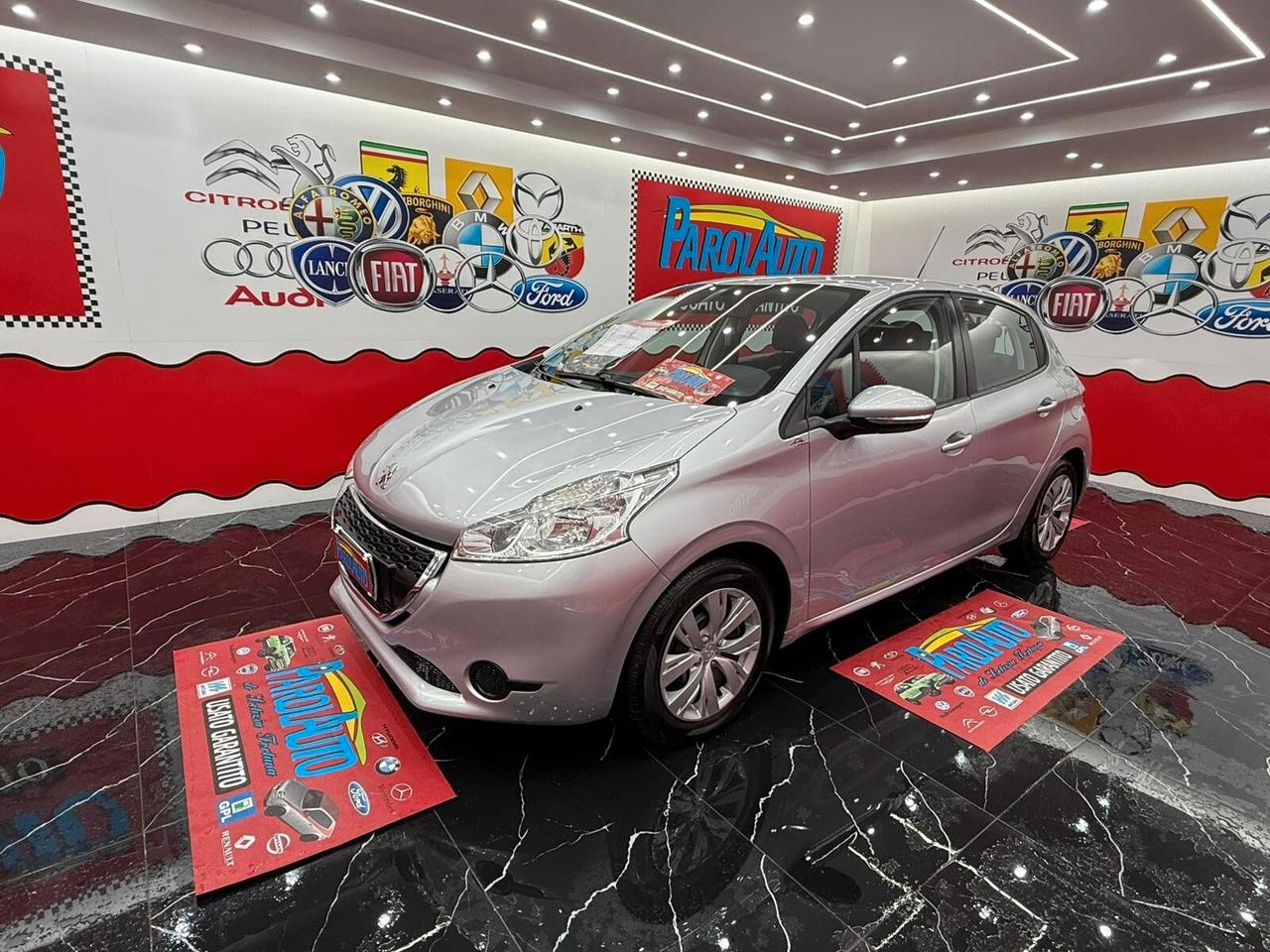 Peugeot 208 1.4 HDi 68cv Allure - 2013