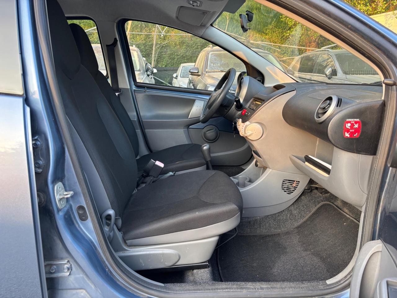 Toyota Aygo 1.0 5 porte Sol OK NEOPATENTATI