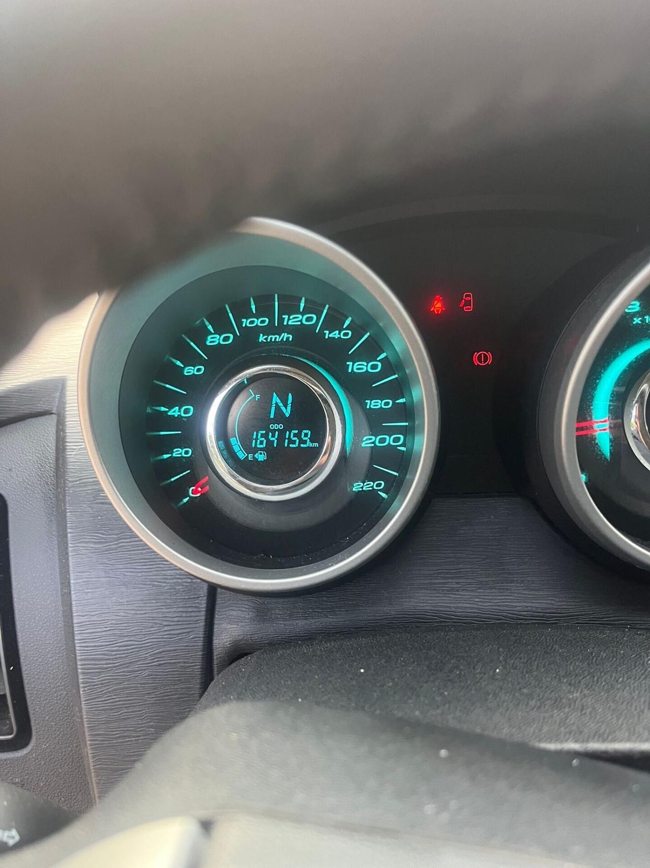 XUV500 2.2 16V FWD W8 (7 POSTI)