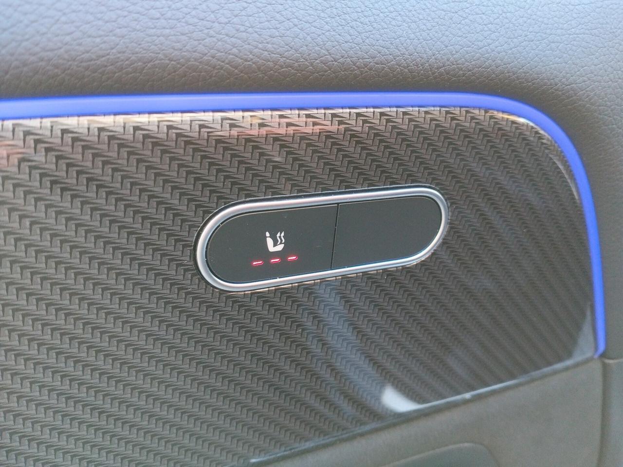 Mercedes-Benz GLA 200 d AMG Line Premium auto * SOLI 22.000 KM *