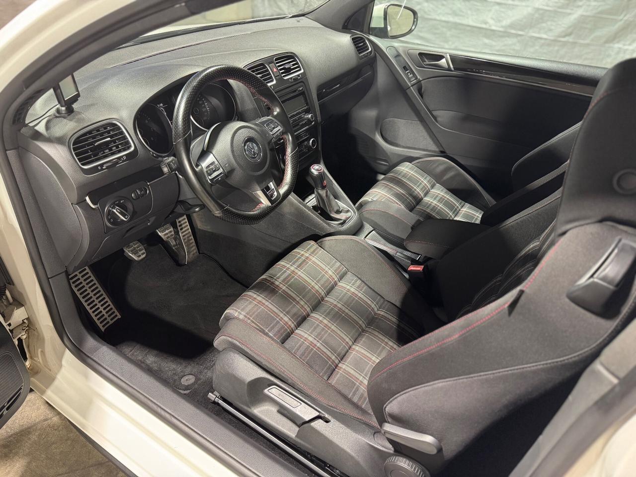Volkswagen Golf GTI 2.0 TSI 3p.