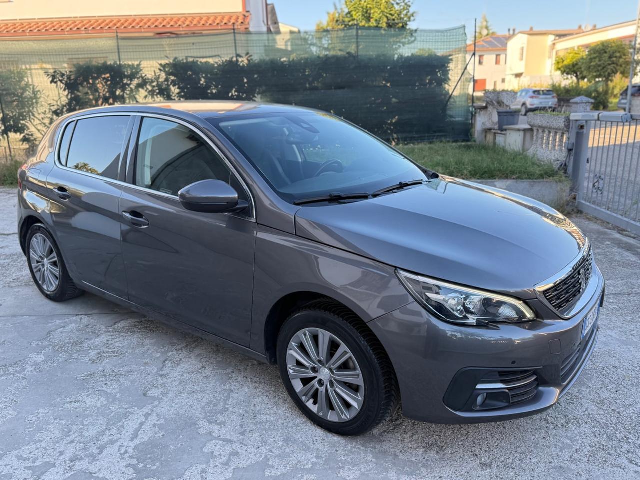 Peugeot 308 1.2 Turbo Benzina POCHI KM 2021 NEOPAT
