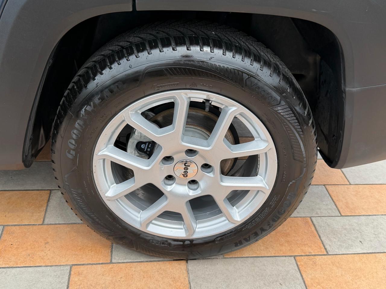 Jeep Renegade 2WD 1.6 M.JET 130 cv. LIMITED (Fari Full Led)