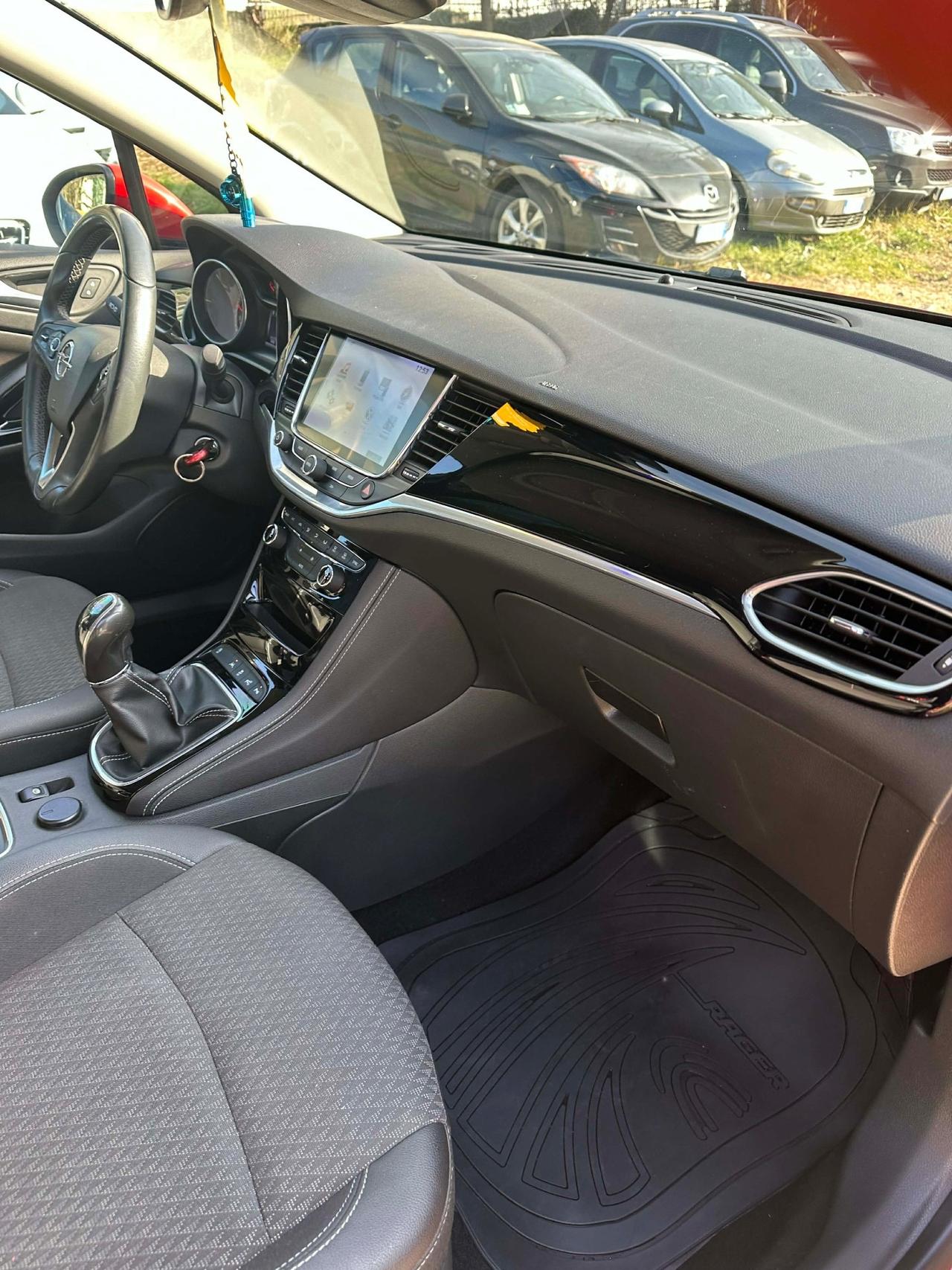 Opel ASTRA 1.6 CDTi FULLOPT KMCERT UNICOPR