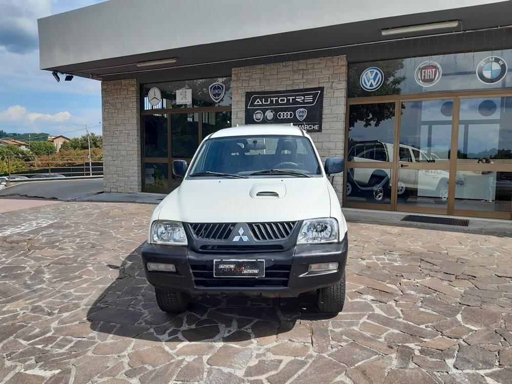 Mitsubishi L200 2.5 TD cat 4WD Club Cab