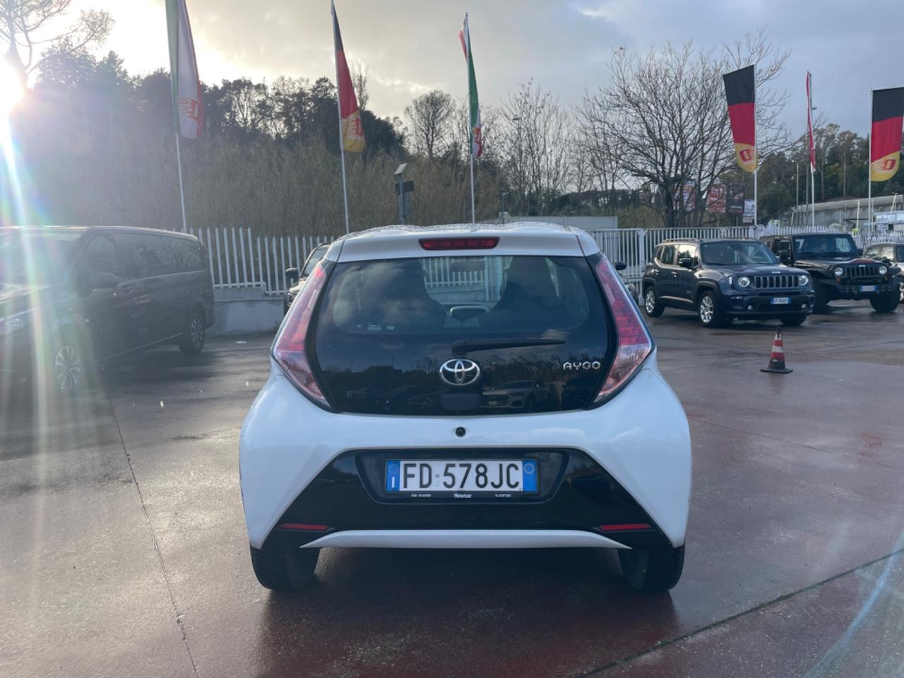 Toyota Aygo 1.0 VVT-i 69 CV 5 porte x-clusiv