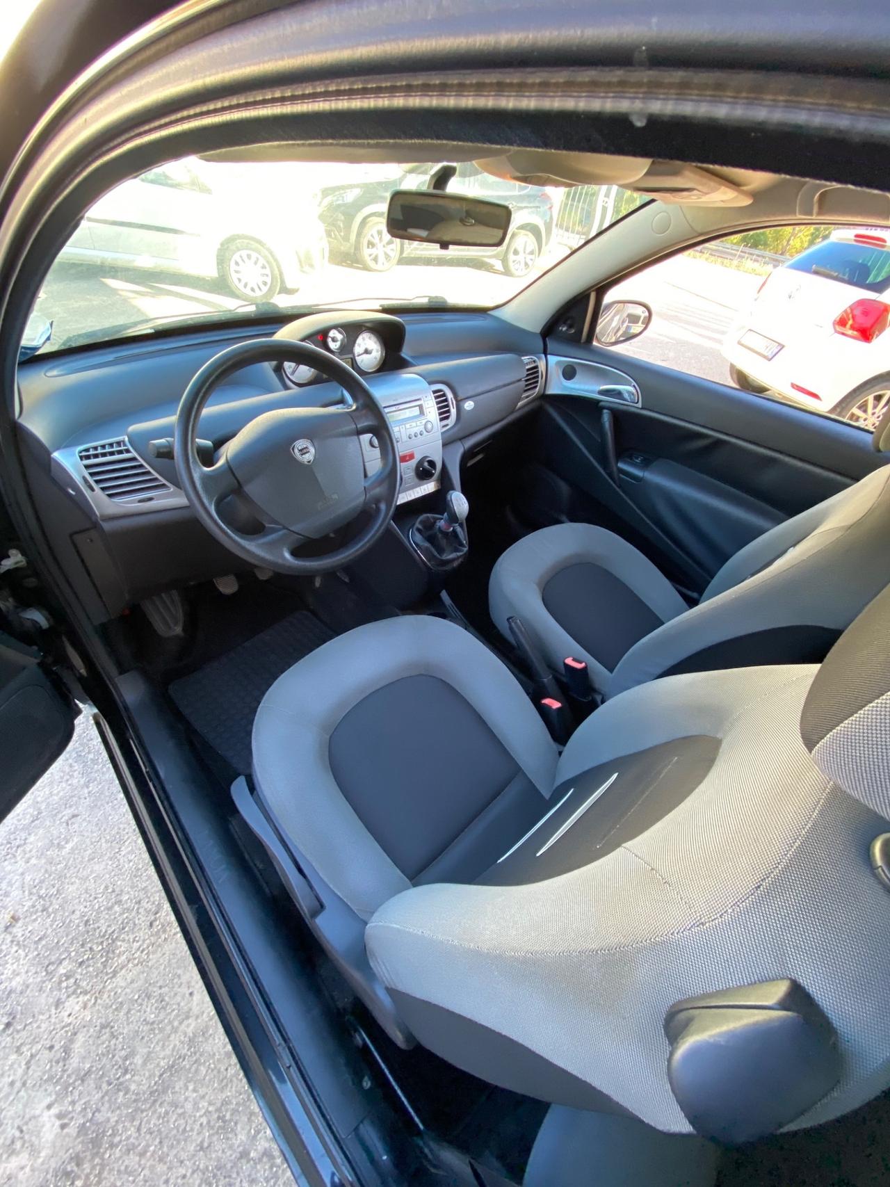 Lancia Ypsilon 1.2 Argento