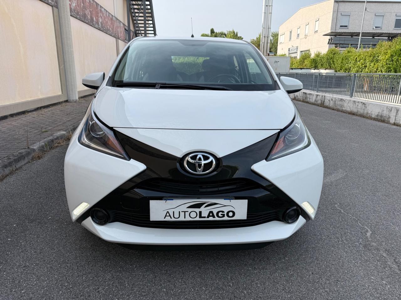 Toyota Aygo 1.0 VVT-i 69 CV 5 porte x-play
