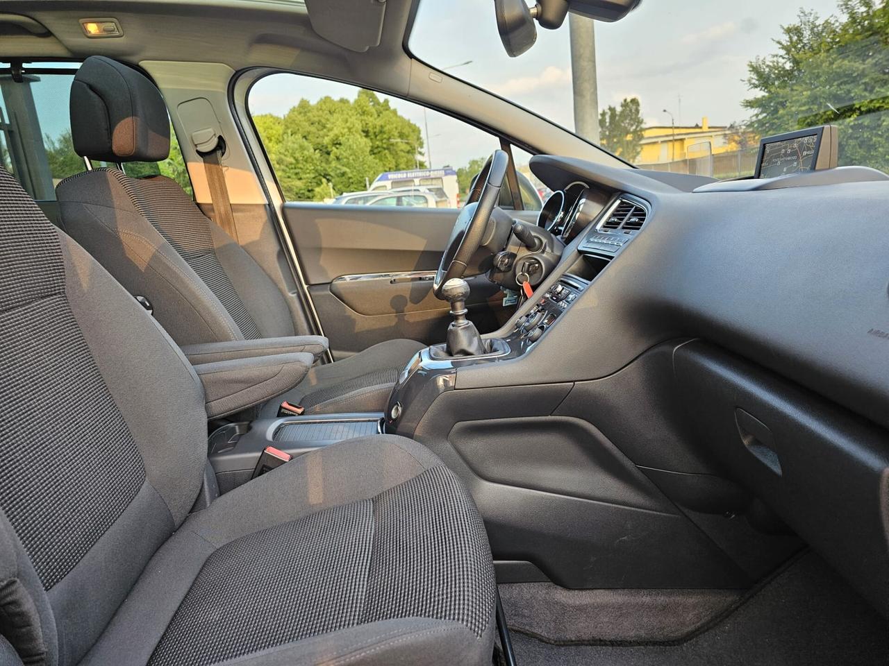 Peugeot 5008 1.6 120cv BlueHdi S&S Allure*Navi*Tetto*Euro6*