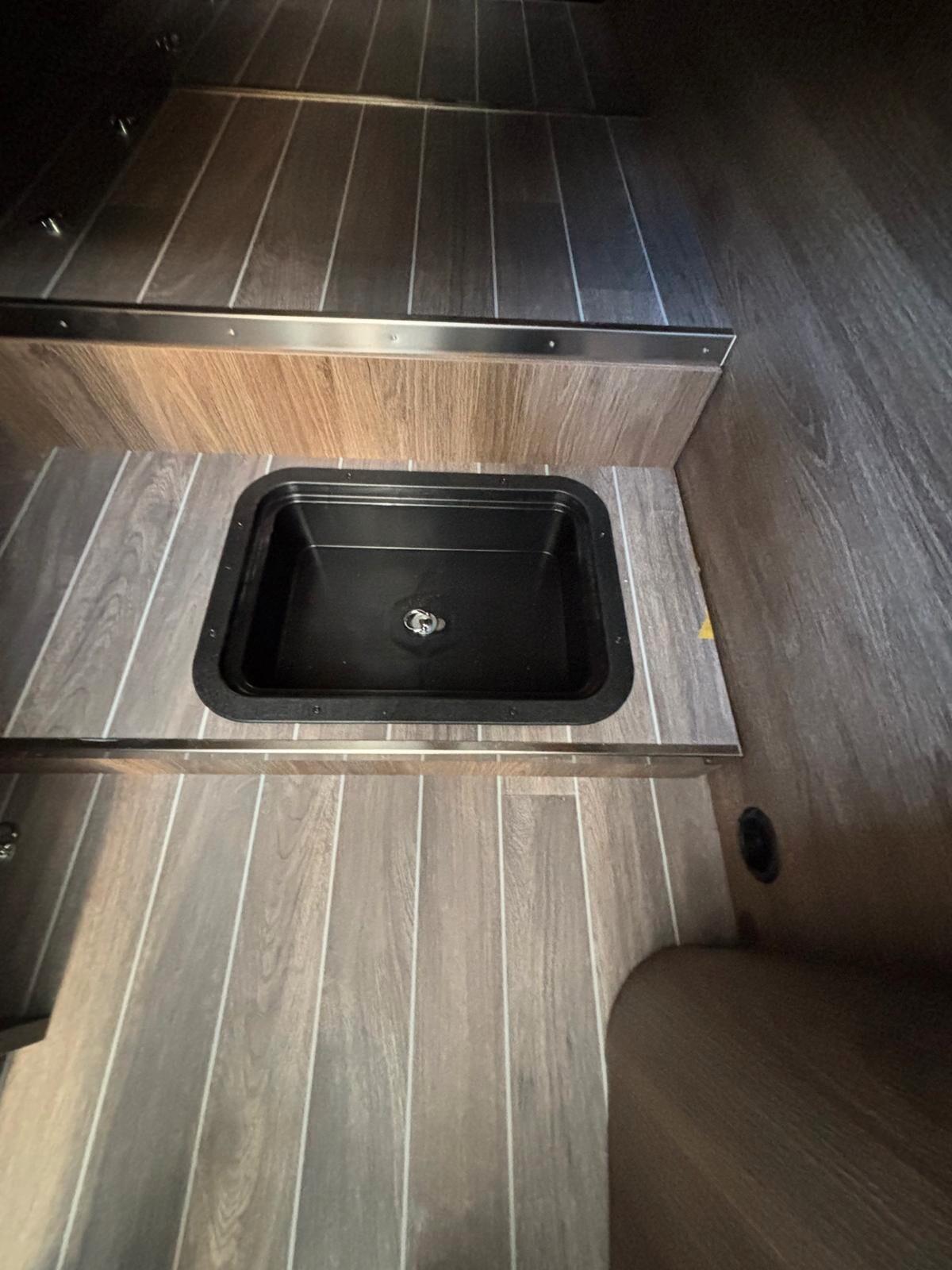 Ci International Kyros Duo Elite camper