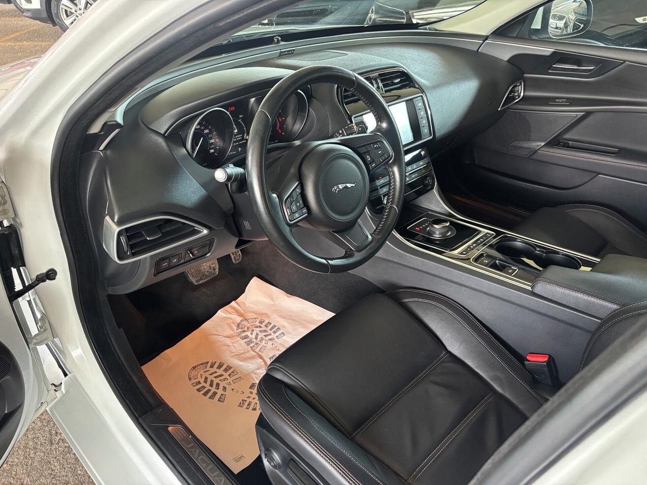 Jaguar XE 2.0 D Turbo 180CV aut. Prestige Business Edition