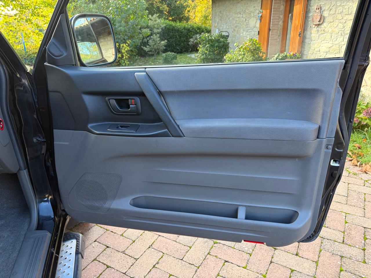 Mitsubishi Pajero 2.5 TDI 3p. GLS1