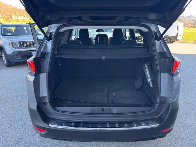 PEUGEOT 5008 130cv EAT8 ALLURE IVA ESPOSTA 7 POSTI automatica