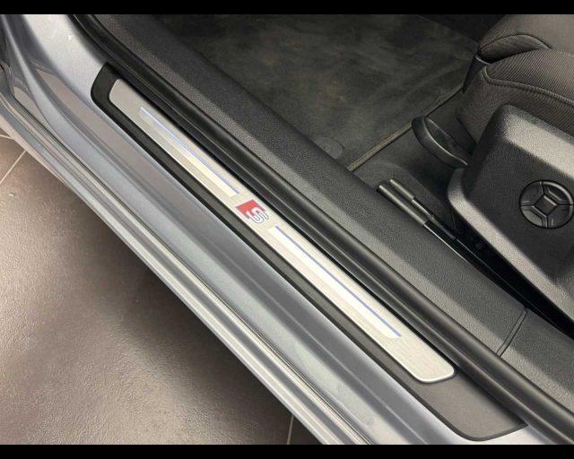 AUDI A6 Avant 40 2.0 TDI quattro ultra S tronic S line ed