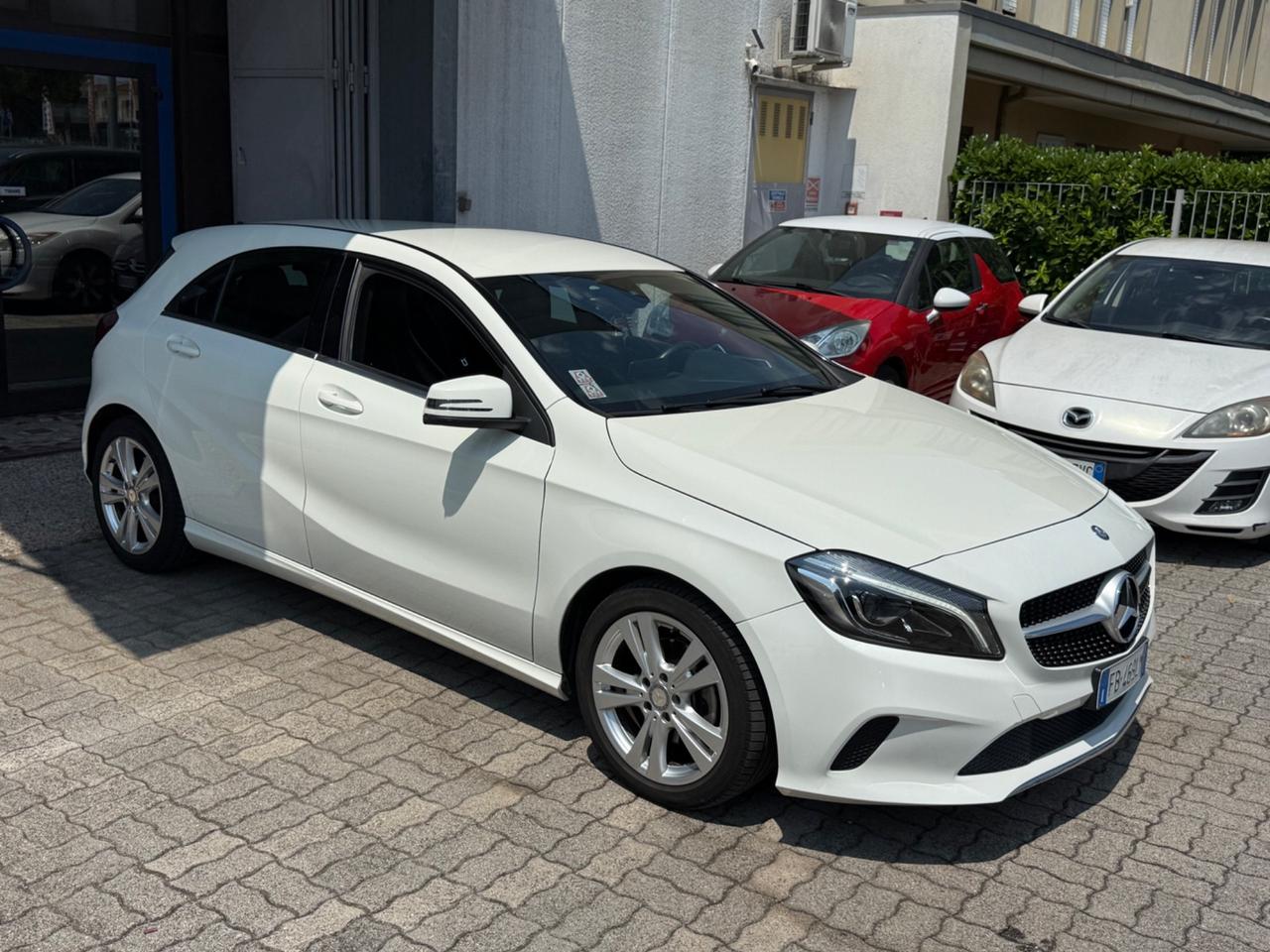 Mercedes-benz Euro6 A 200 d Automatic 4Matic Premium