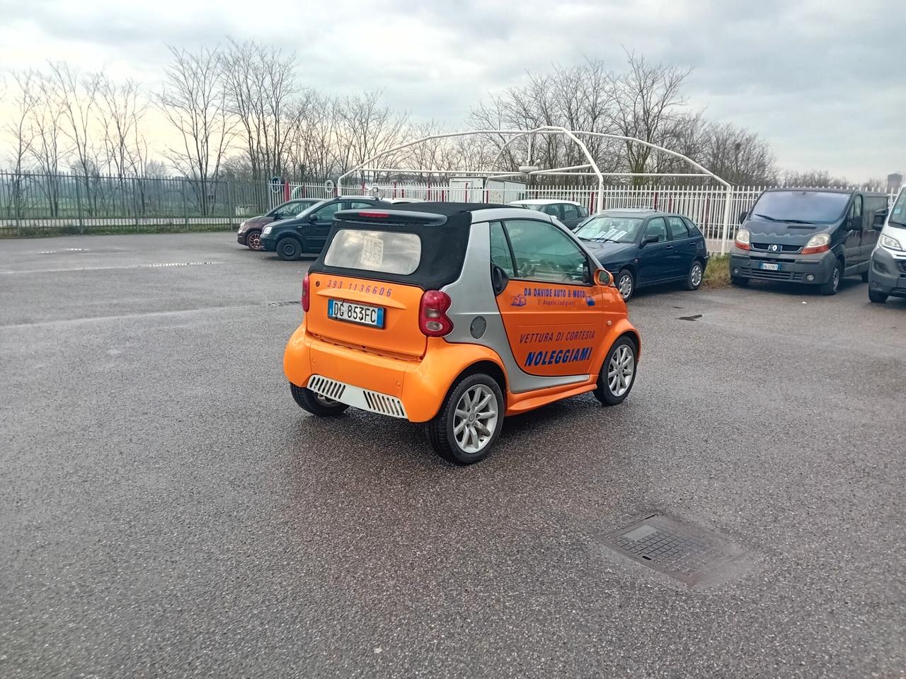 NOLEGGIO SMART CABRIO ARANCIONE CON PELLE TOTALE