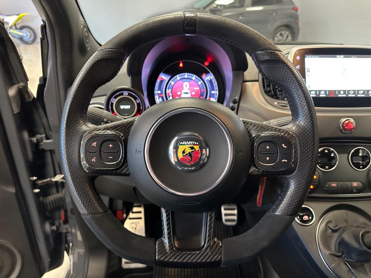 Abarth 695 1.4 Turbo T-Jet XSR Yamaha Limited Edition