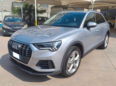 Audi Q3 45 TFSI e S tronic Business