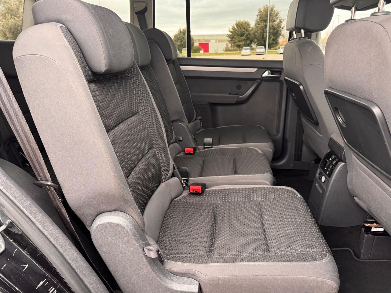 Volkswagen Touran Business 1.4 Highline EcoFuel 7 posti