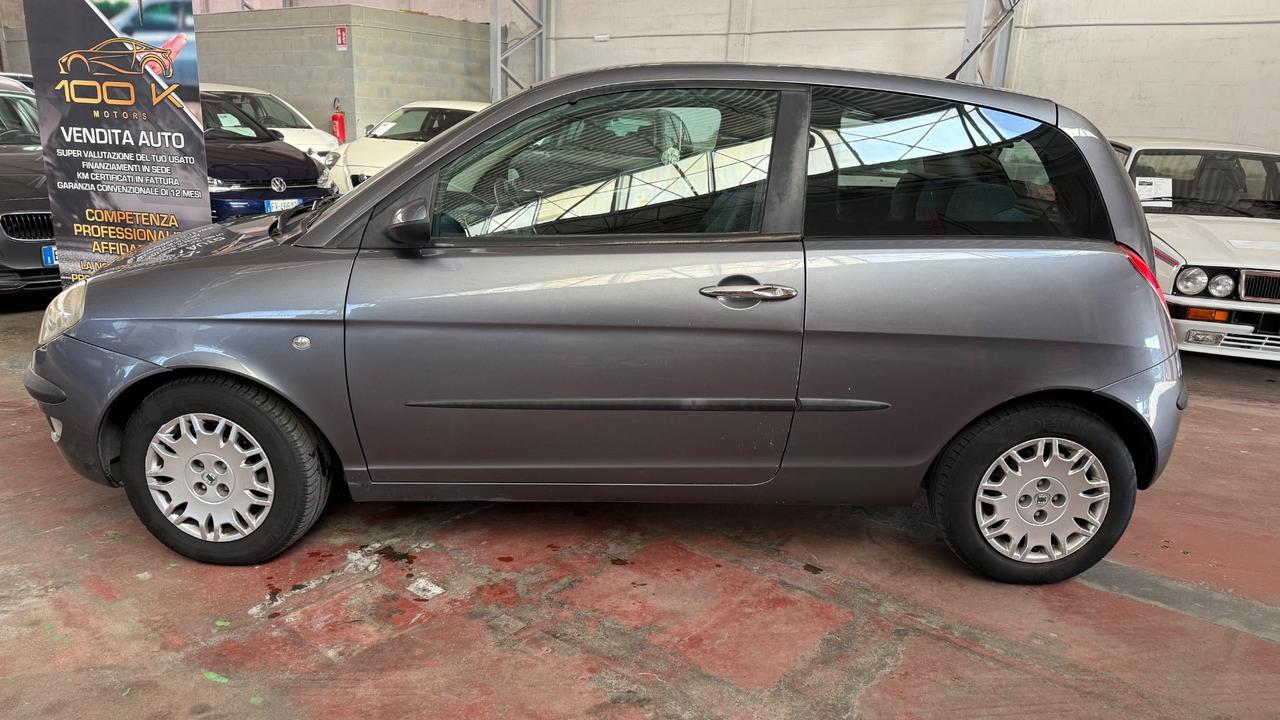 Lancia Ypsilon 1.2 16V Platino