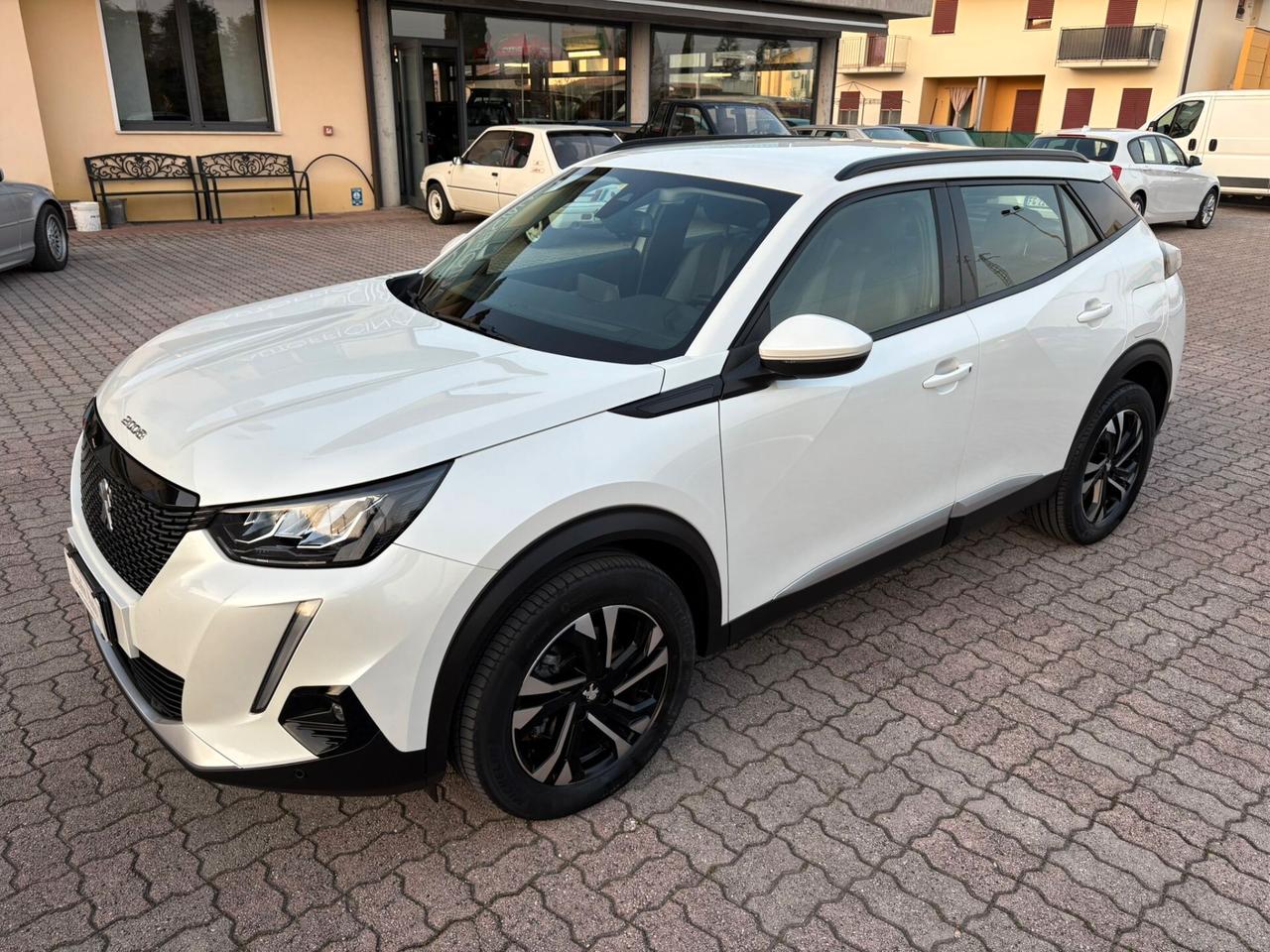 PEUGEOT 2008 1.5 HDI FULL OPTIONAL SI NEOPATENTATI