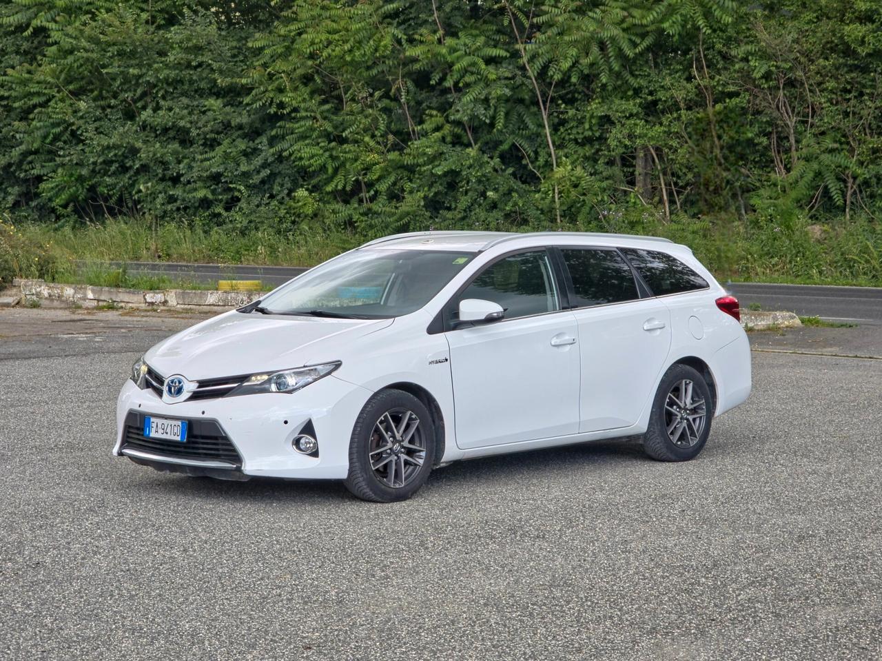 Toyota Auris Touring Sports 1.8 Hybrid Cool CV-100 Automatico NEO
