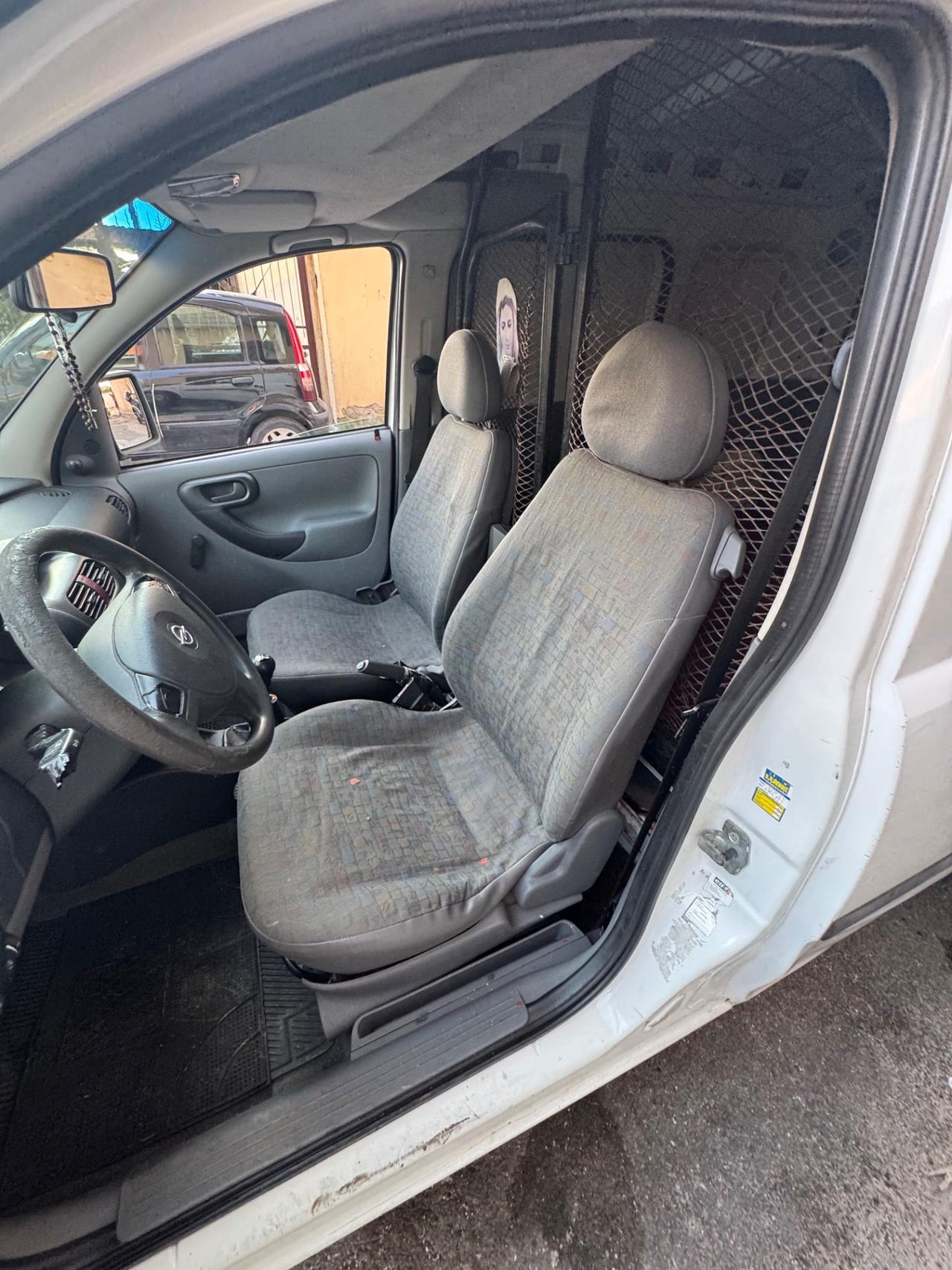 Opel Combo 1.7 DI 4p. Van Vetrato