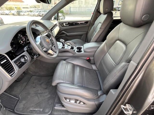 Porsche Cayenne 3.0 V6 E-Hybrid Approved