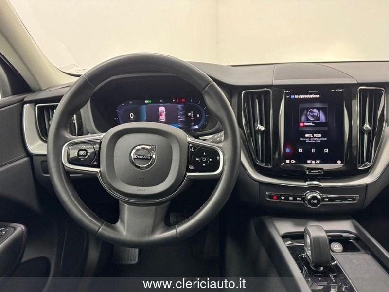 Volvo XC60 B4 (d) AWD automatico Plus Dark