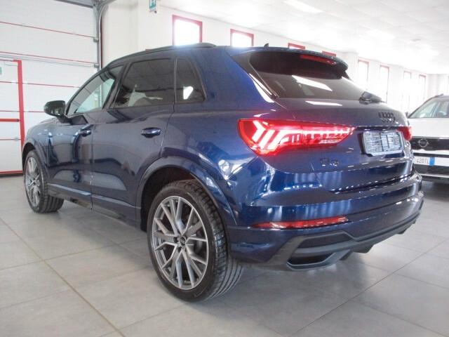 Audi Q3 SUV (35) Blackline 2.0 TDI 150CV S-Tronic