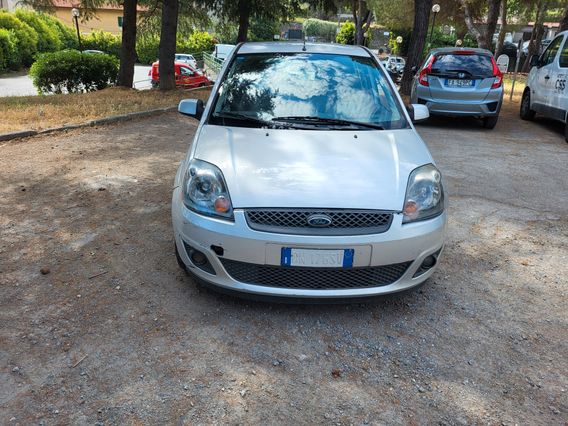 Ford Fiesta 1.2 16v 5p. Ghia