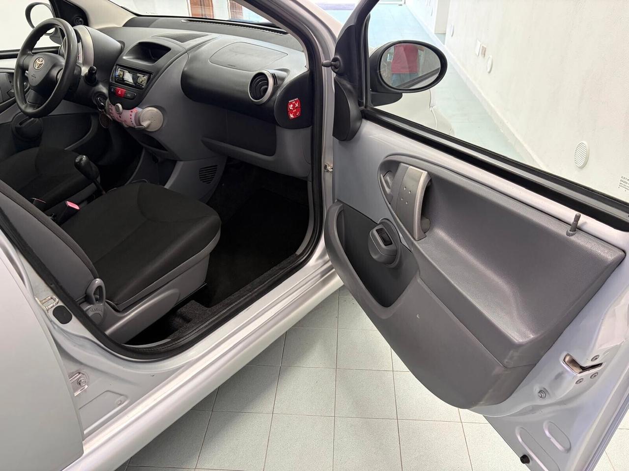 Toyota Aygo 1.0 68CV 5 porte Now NUOVISSIMA