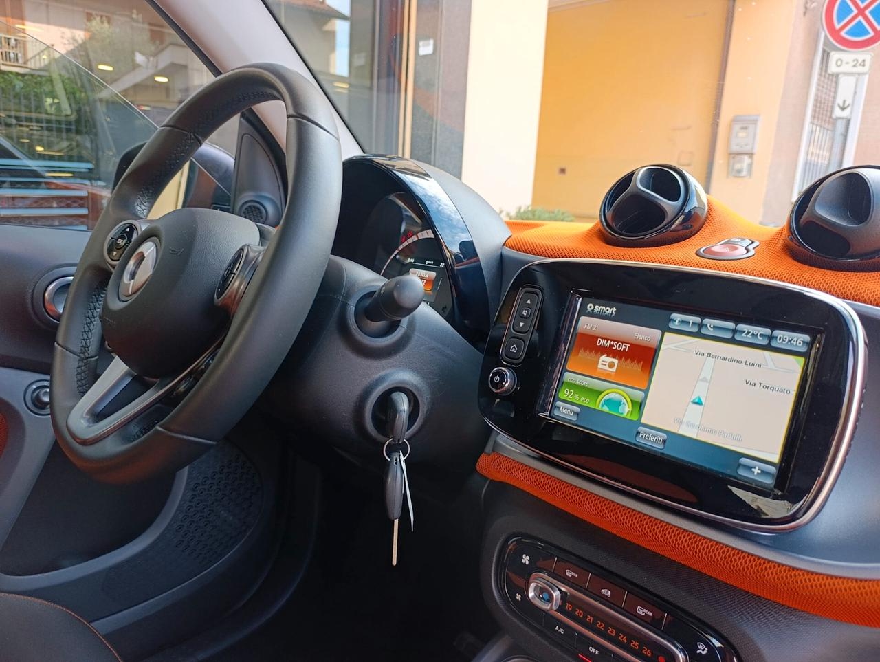 Smart ForTwo 70 1.0 twinamic Passion km 41,772 certificati